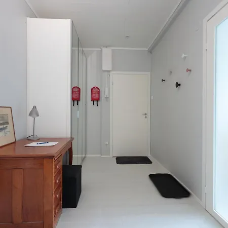 Urban Oasis - Two Bedrooms - Balcony - Nearby Metro Apartman Helsinki