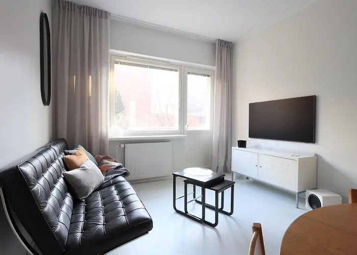 Urban Oasis - Two Bedrooms - Balcony - Nearby Metro