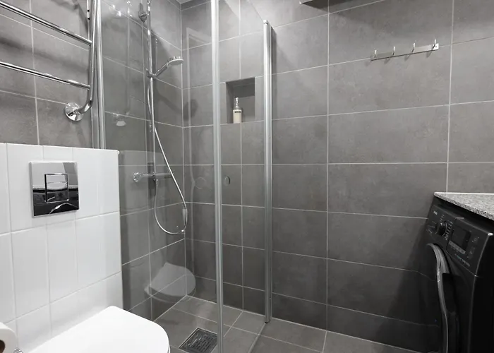 Urban Oasis - Two Bedrooms - Balcony - Nearby Metro Apartment